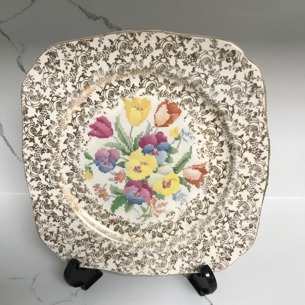 Vintage H&K Tunstall Olde English Sampler China Porcelain Square Luncheon 9”